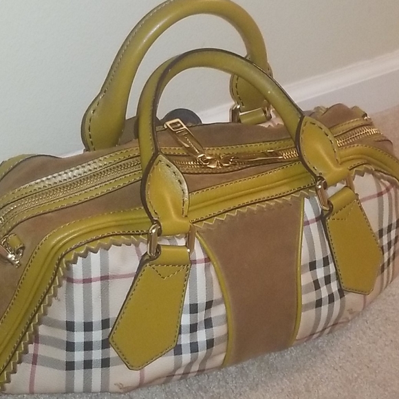 Burberry Plaid Duffle/Travel Leather Tassel Bag - Picture 6 of 15